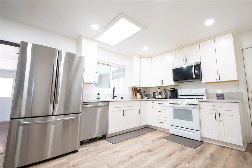 Photo of 822 E Virginia Street, Rialto, CA 92376 (MLS # RS25256687)