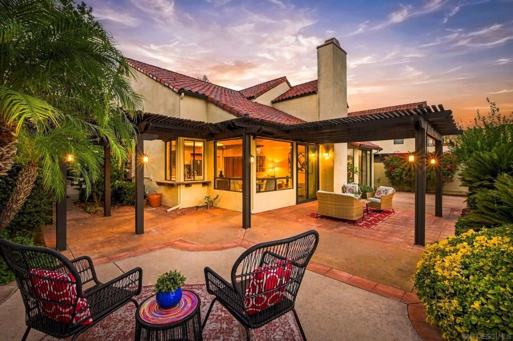 18093 Colonnades Pl