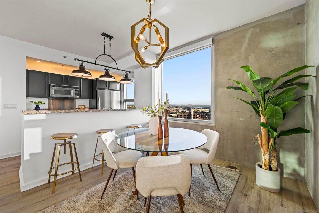 321 10th Ave 2208