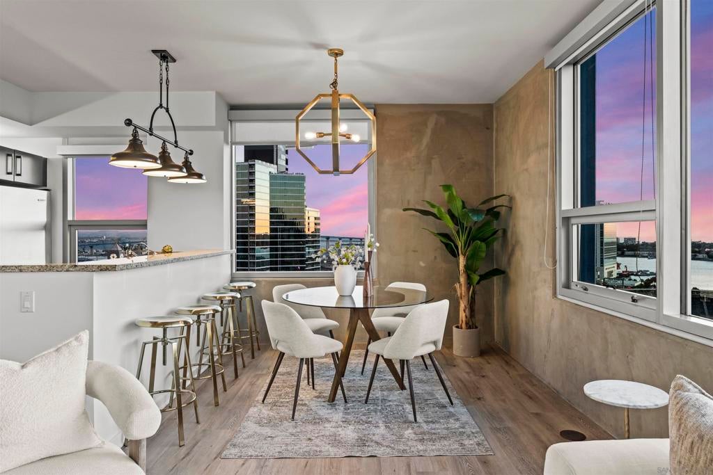 321 10th Ave 2208