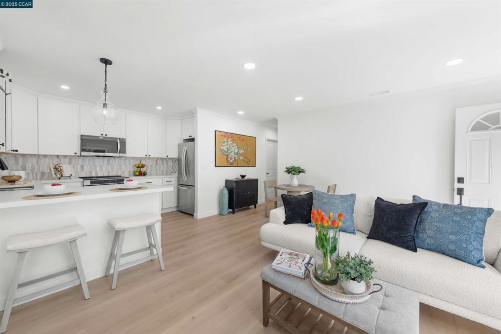 ROSSMOOR - Residential