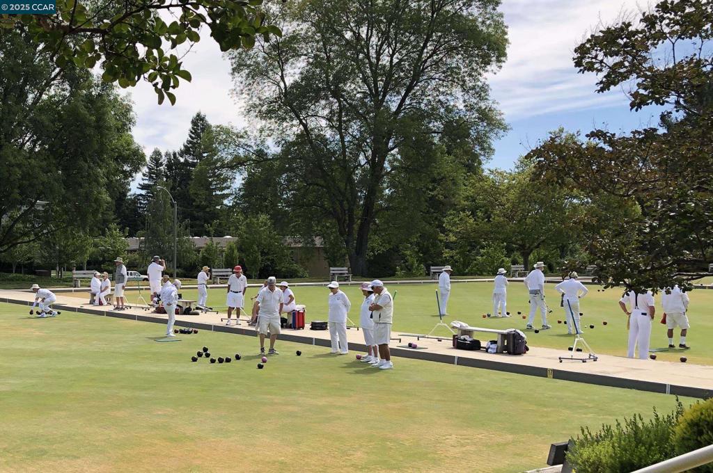 ROSSMOOR - Residential