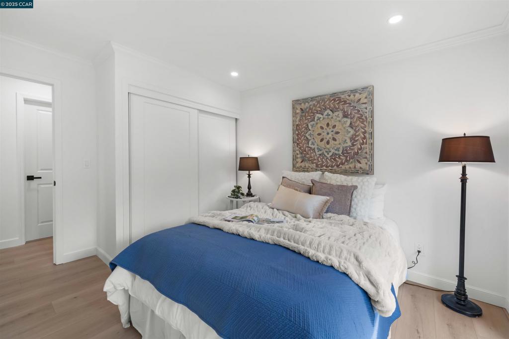 ROSSMOOR - Residential