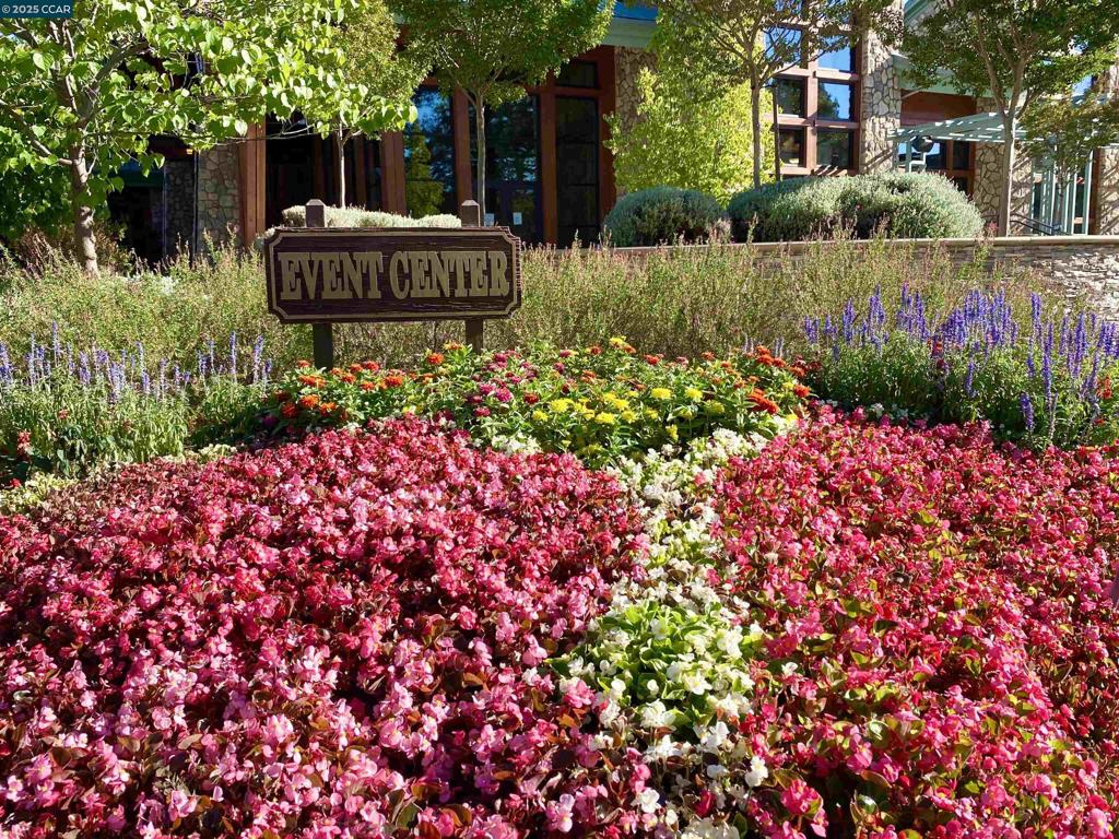 ROSSMOOR - Residential