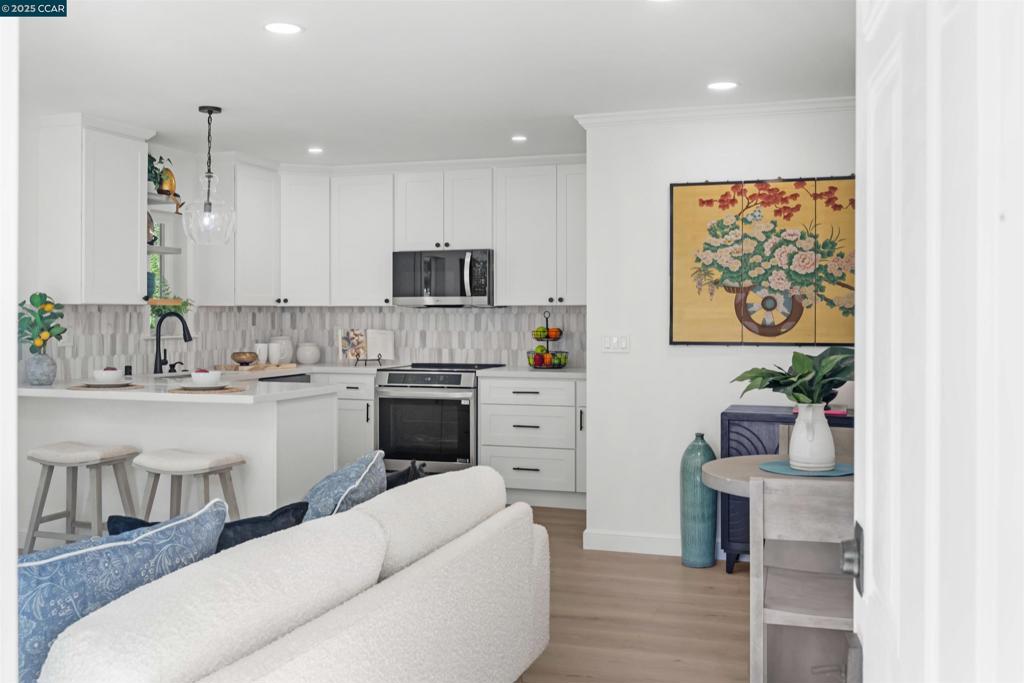 ROSSMOOR - Residential