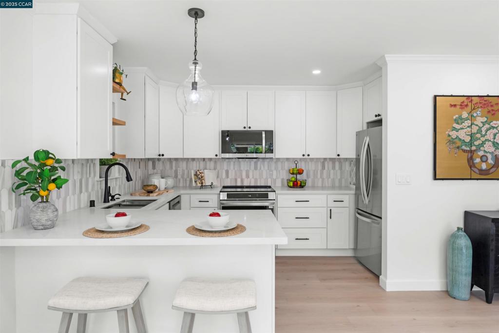 ROSSMOOR - Residential