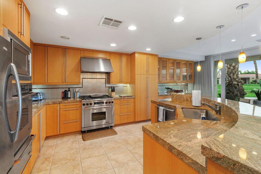 76950 Iroquois Drive