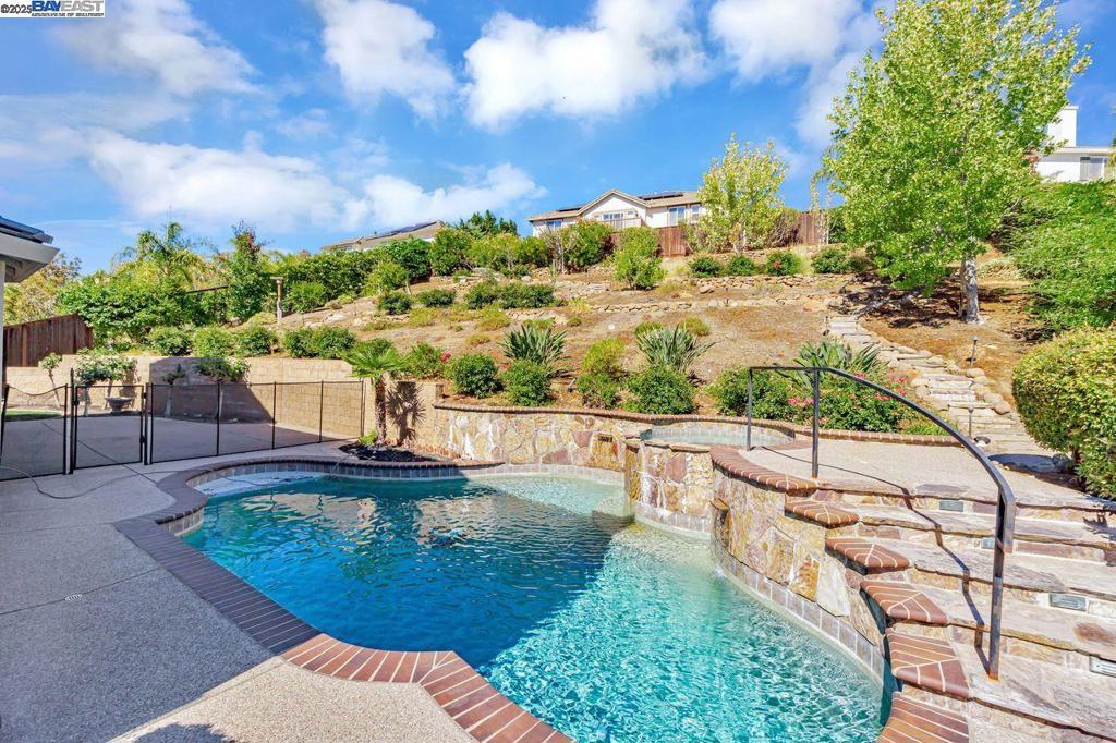 CRYSTAL RANCH - Residential