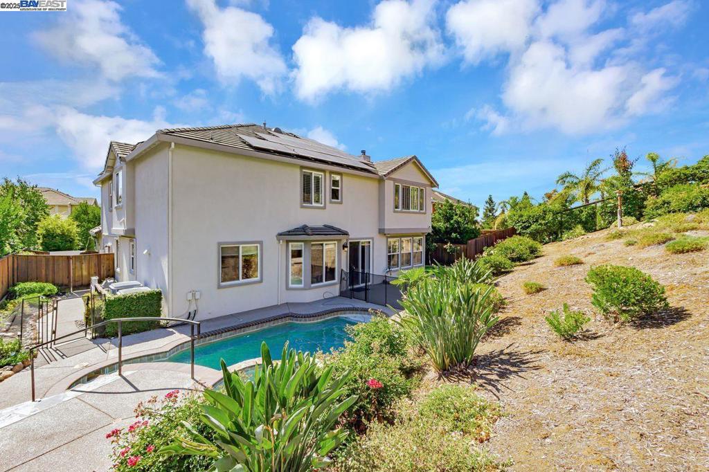 CRYSTAL RANCH - Residential