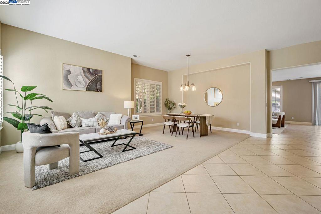 CRYSTAL RANCH - Residential