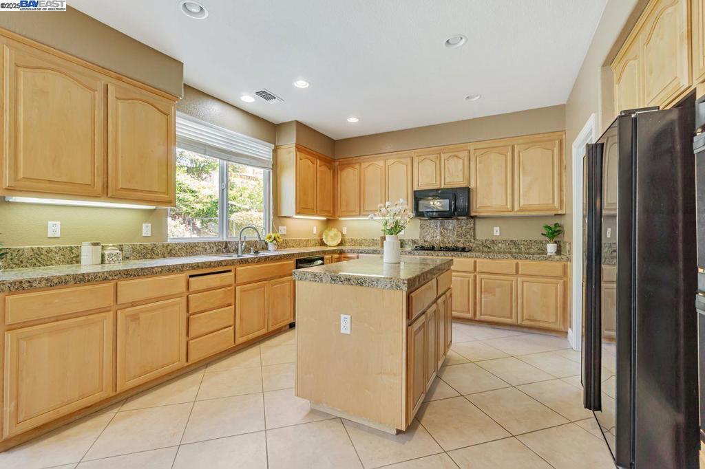 CRYSTAL RANCH - Residential
