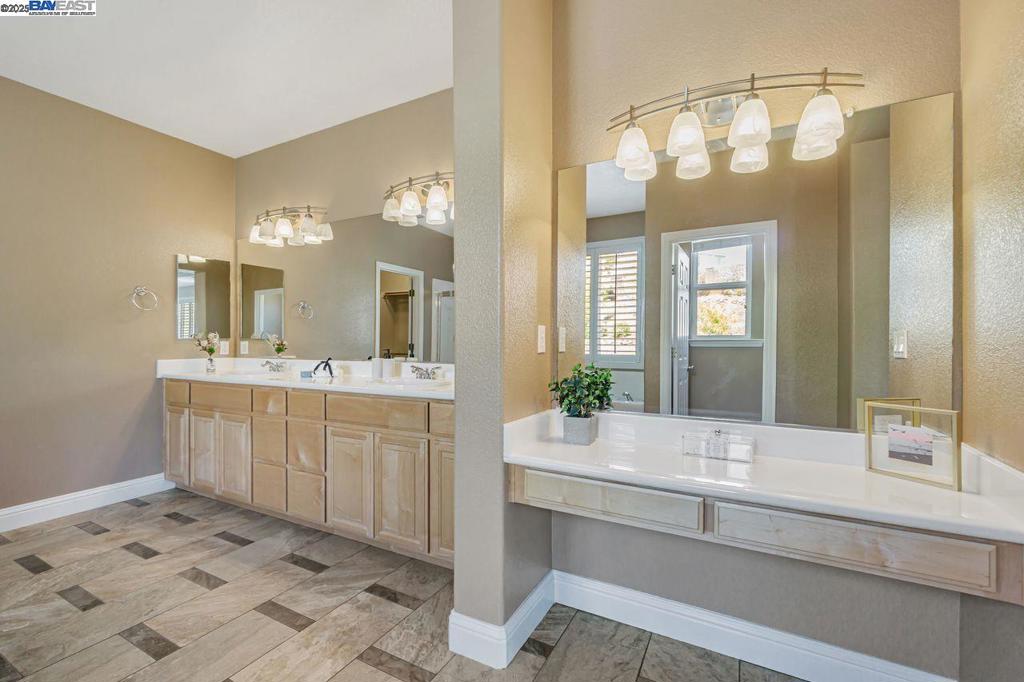 CRYSTAL RANCH - Residential