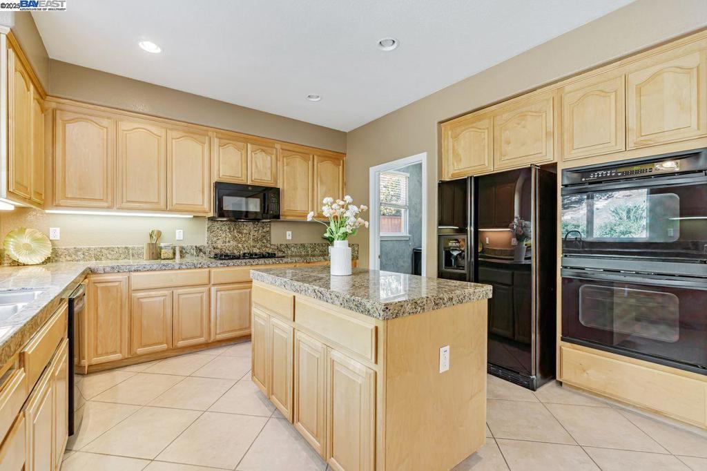 CRYSTAL RANCH - Residential