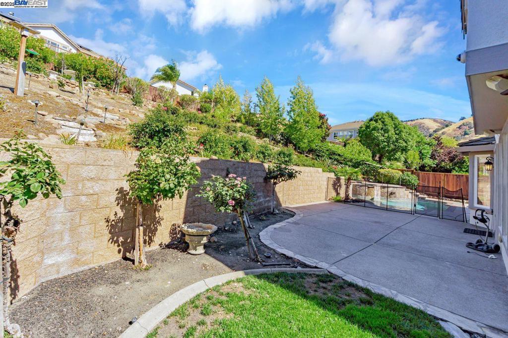 CRYSTAL RANCH - Residential