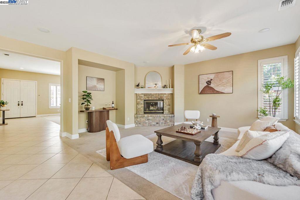 CRYSTAL RANCH - Residential