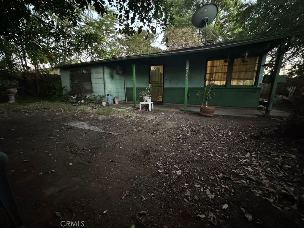 Photo of 15454 Archwood Street, Van Nuys, CA 91406 (MLS # SR25257921)