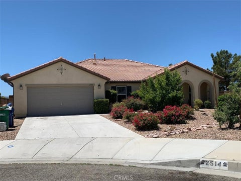 Photo of 2514 E Avenue K3, Lancaster, CA 93535 (MLS # SR26192609)