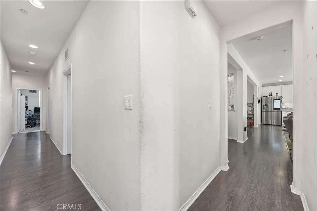 Bakersfield, California 93313, United States, 4 Bedrooms Bedrooms, ,2 BathroomsBathrooms,Residential,Active,232163