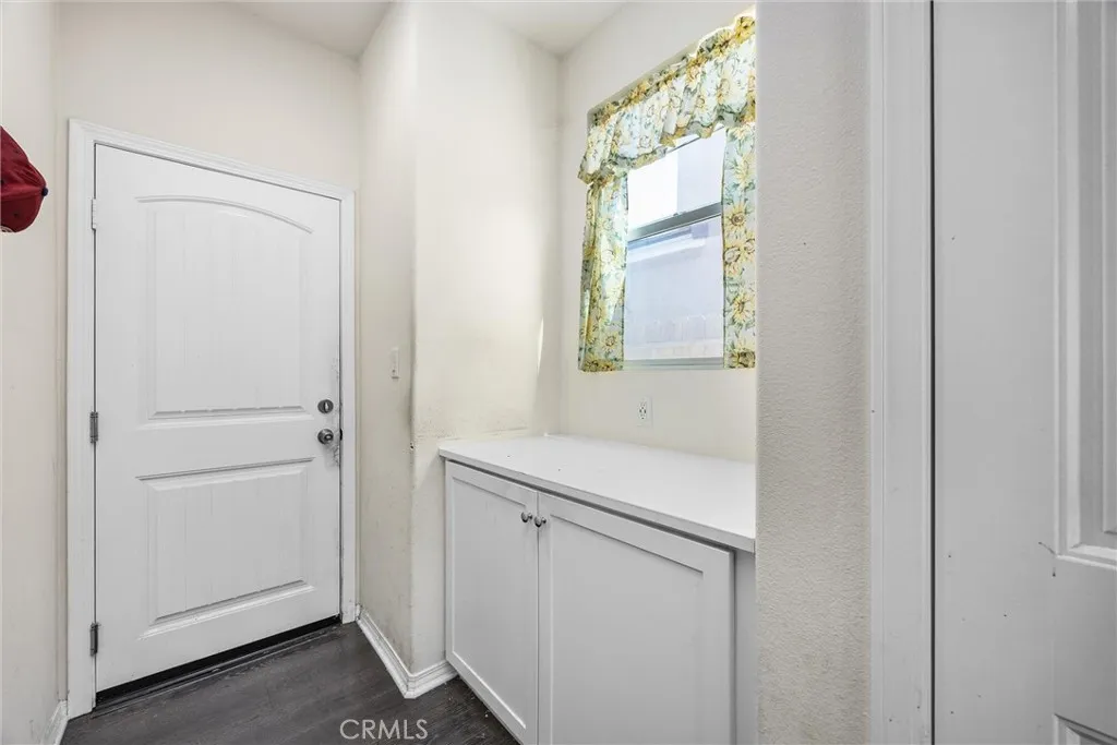 Bakersfield, California 93313, United States, 4 Bedrooms Bedrooms, ,2 BathroomsBathrooms,Residential,Active,232163