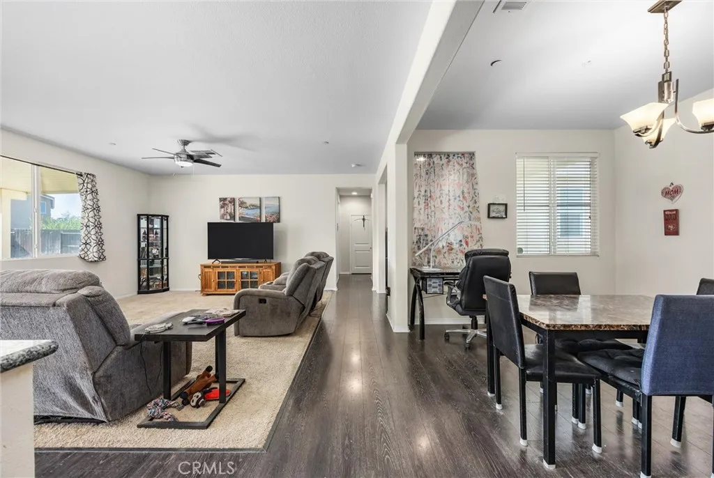 Bakersfield, California 93313, United States, 4 Bedrooms Bedrooms, ,2 BathroomsBathrooms,Residential,Active,232163