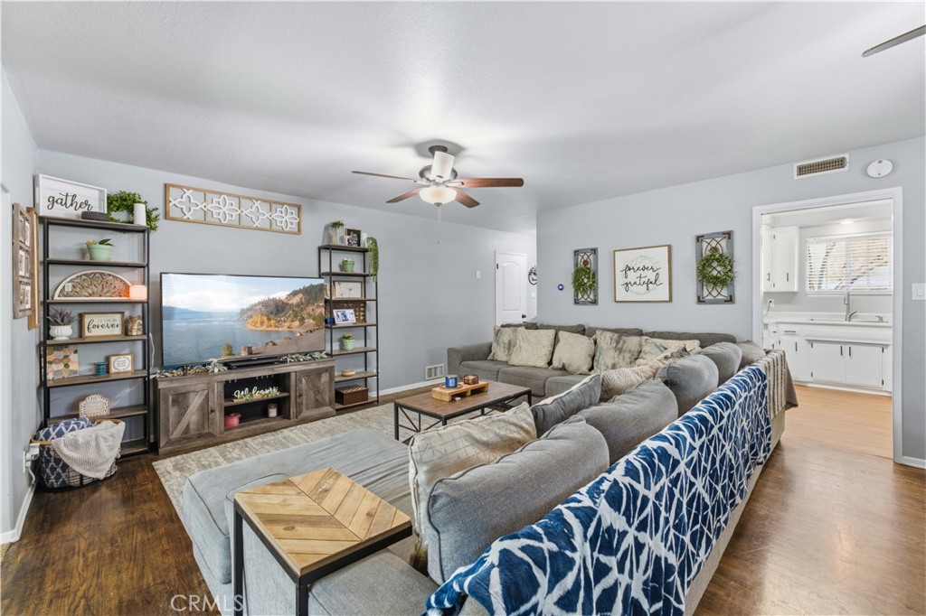 1310 W Avenue H10