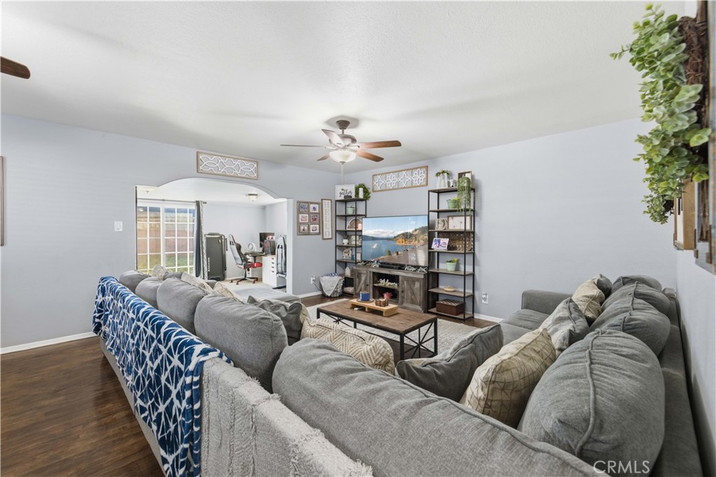 1310 W Avenue H10