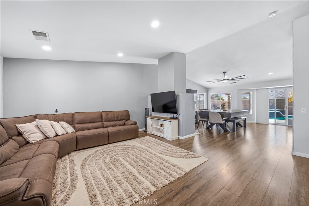 81411 Avenida Alamitos