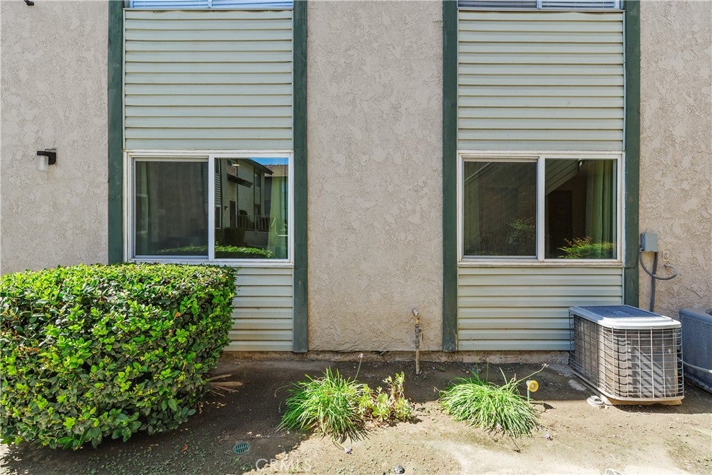 2255 St Chauilla 67