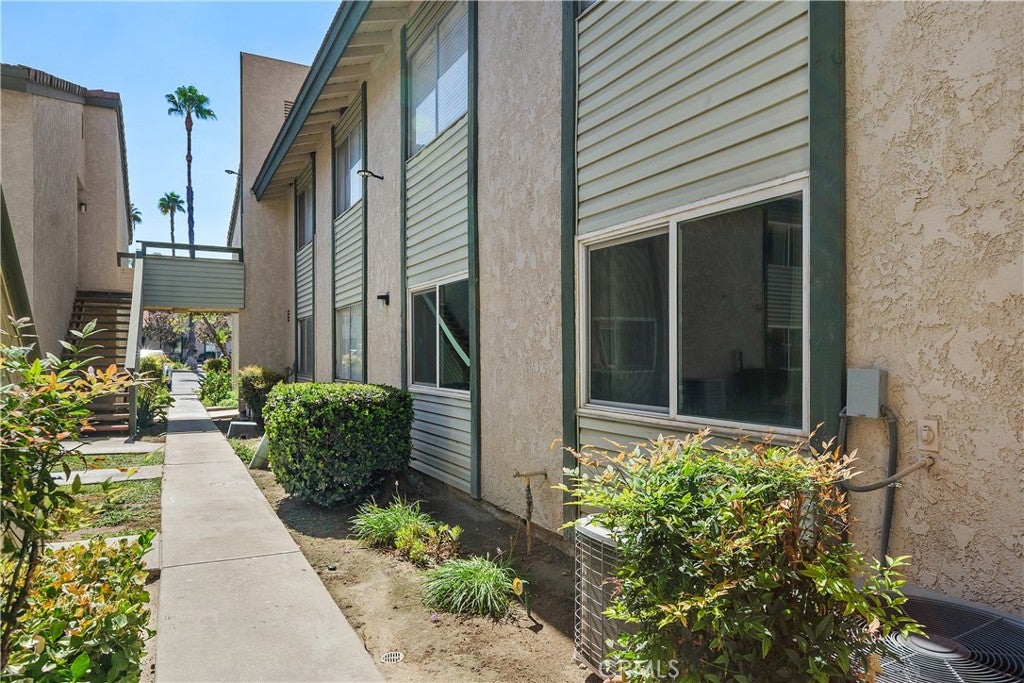 2255 St Chauilla 67