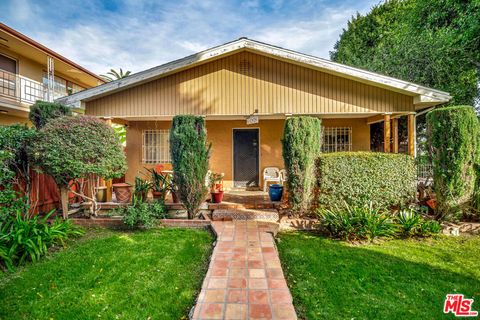 Photo of 900 N Spaulding Avenue, West Hollywood, CA 90046 (MLS # 26646749)