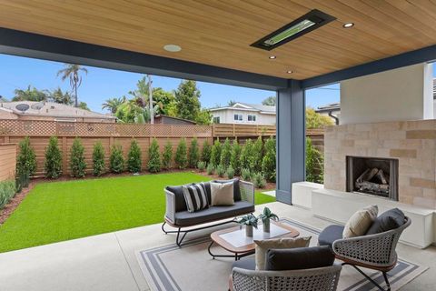 Photo of 541 Gravilla St St, La Jolla, CA 92037 (MLS # 250043798SD)