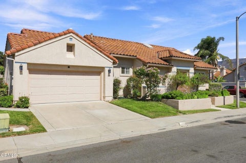 Photo of 125 Via Solana, Santa Paula, CA 93060 (MLS # V1-38202)