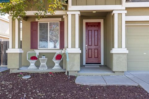 Photo of 466 Twilight St, Vacaville, CA 95688 (MLS # 41116318) Photo of 466 Twilight St, Vacaville, CA 95688 (MLS # 41116318)