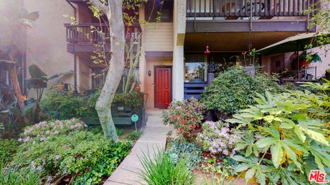 Photo of 21821 BURBANK Boulevard #139, Woodland Hills, CA 91367 (MLS # 26959439)
