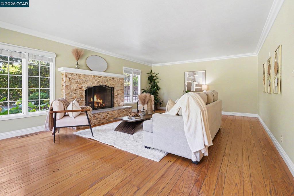 25 Amberwood Ln