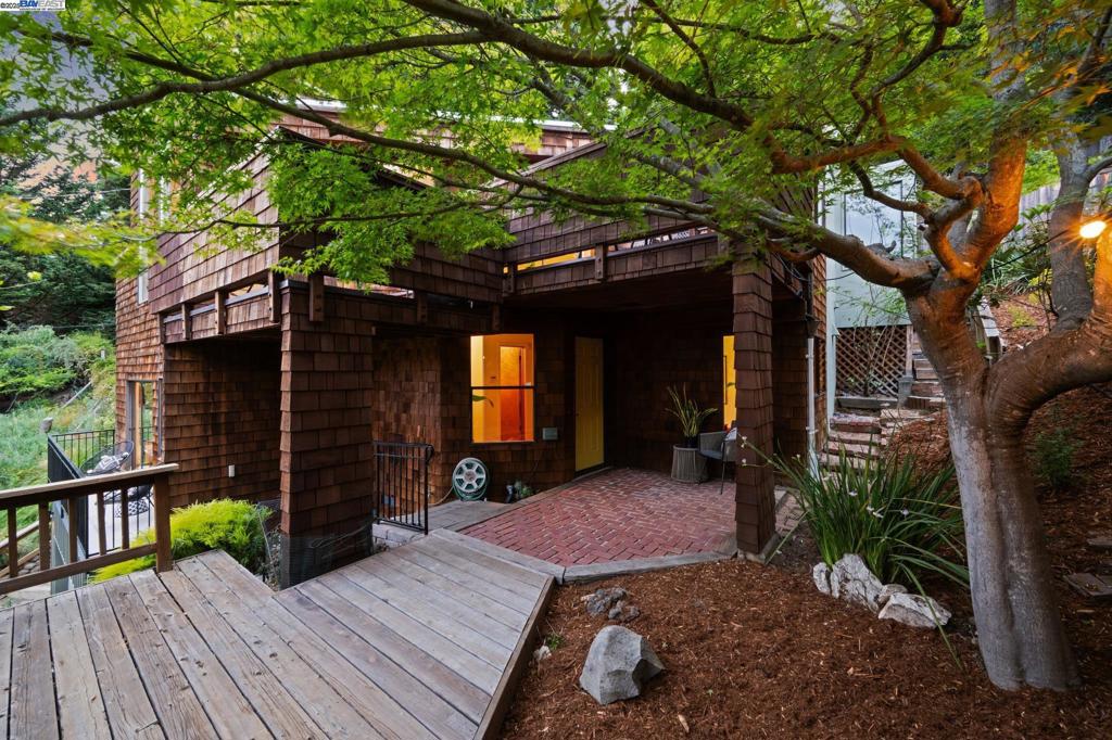 1948 MAGELLAN DRIVE