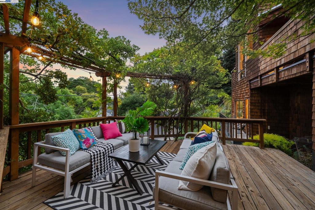 1948 MAGELLAN DRIVE