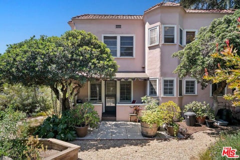 Photo of 1107 S Citrus Avenue, Los Angeles, CA 90019 (MLS # 26838077)