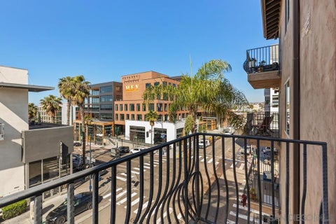 Tiny photo for 801 W Hawthorn St St #301, San Diego, CA 92101 (MLS # 260017791SD)