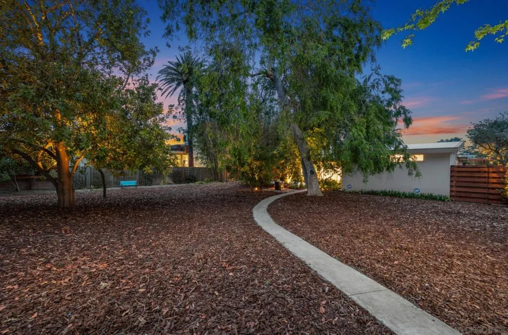 La Jolla, California 92037, United States, 2 Bedrooms Bedrooms, ,2 BathroomsBathrooms,Residential,Active,152294