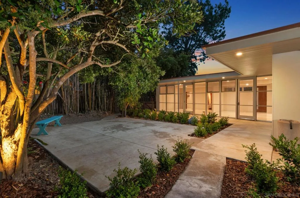 La Jolla, California 92037, United States, 2 Bedrooms Bedrooms, ,2 BathroomsBathrooms,Residential,Active,152294