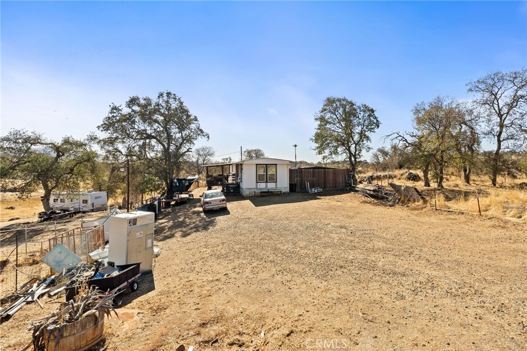 4963 Valley Ln