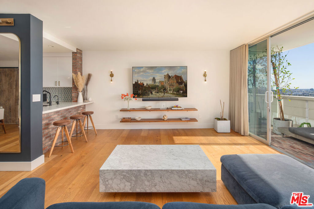 8787 Shoreham Drive 707