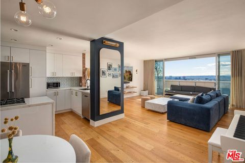 Photo of 8787 Shoreham Drive #707, West Hollywood, CA 90069 (MLS # 26668545)