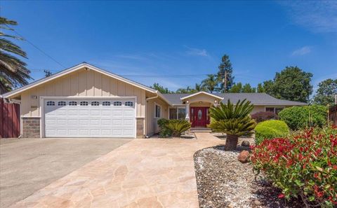 Photo of 1027 EDMONDS Court, Sunnyvale, CA 94087 (MLS # ML82046975)