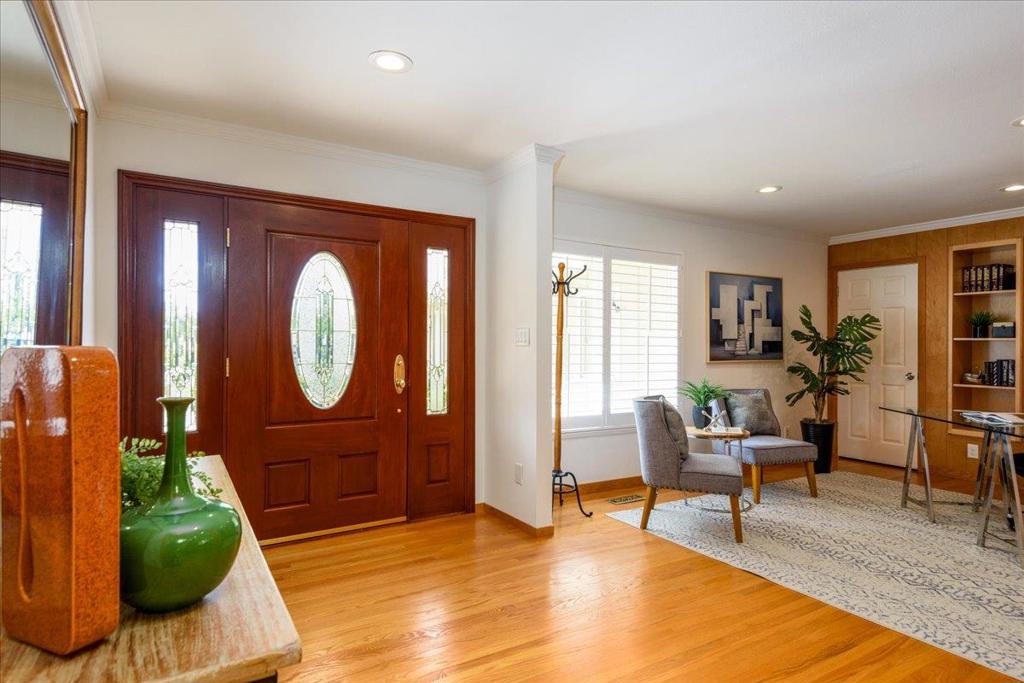 1027 EDMONDS Court