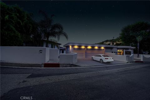 Photo of 3964 Sumac Drive, Sherman Oaks, CA 91403 (MLS # PW26095262)