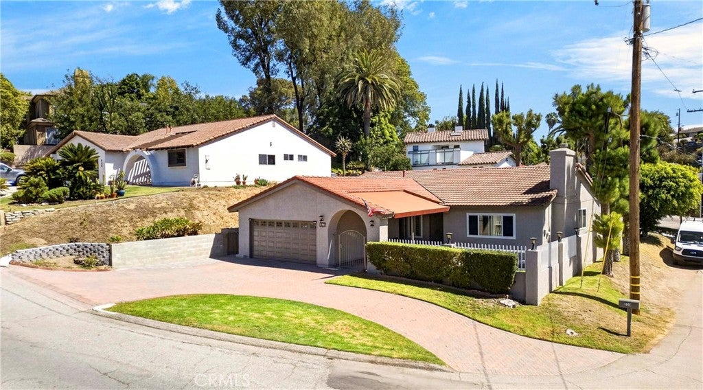 800 N Arroyo