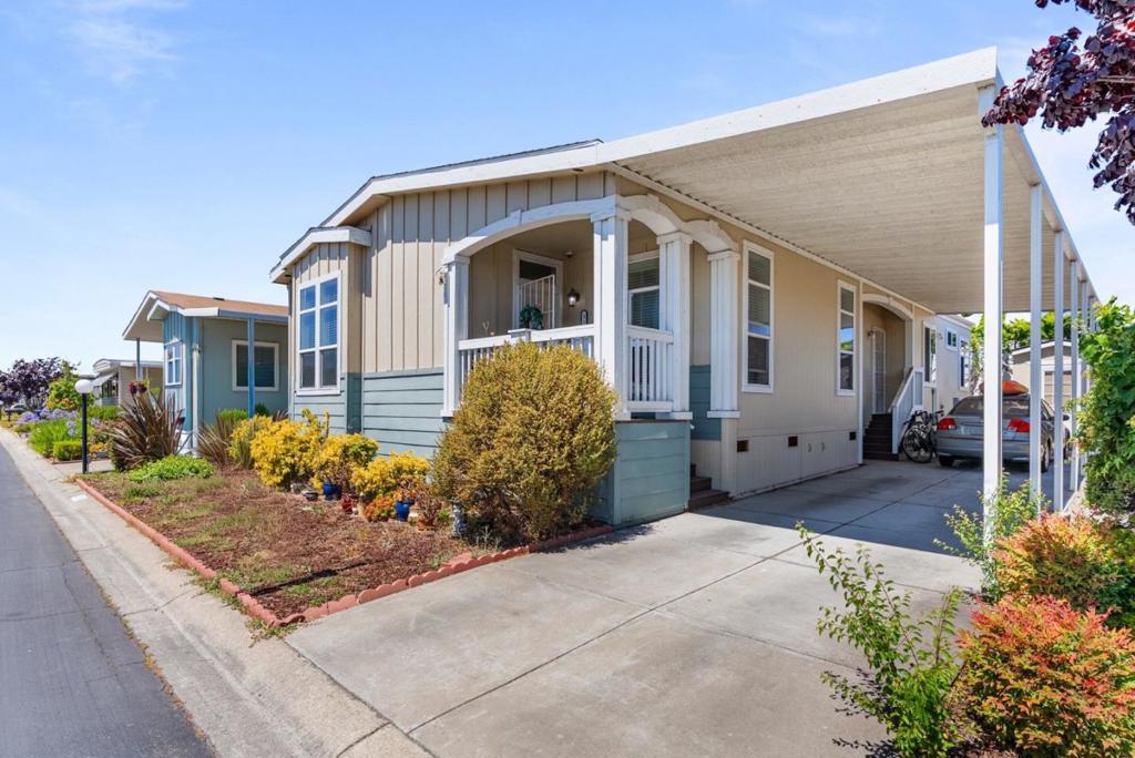 317 Santa Paula 317