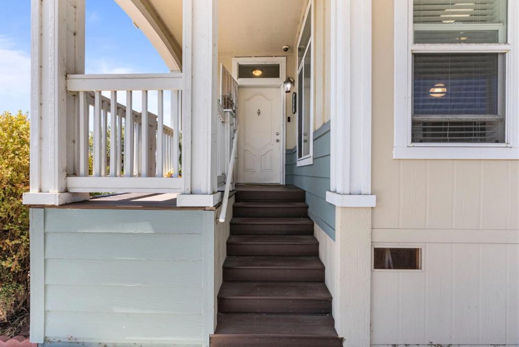 317 Santa Paula 317